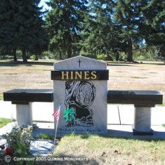 MonuBench - WCM 039 MonuBench - WCM 039