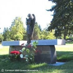 MonuBench - WCM 032 MonuBench - WCM 032