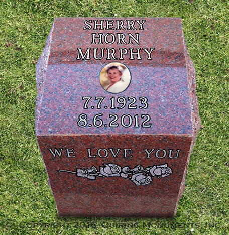 This single cremation post with a slanted top face allows ample space to commemorate a loved one