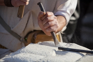 the-art-of-hand-carving-and-engraving-photo.2.jpg